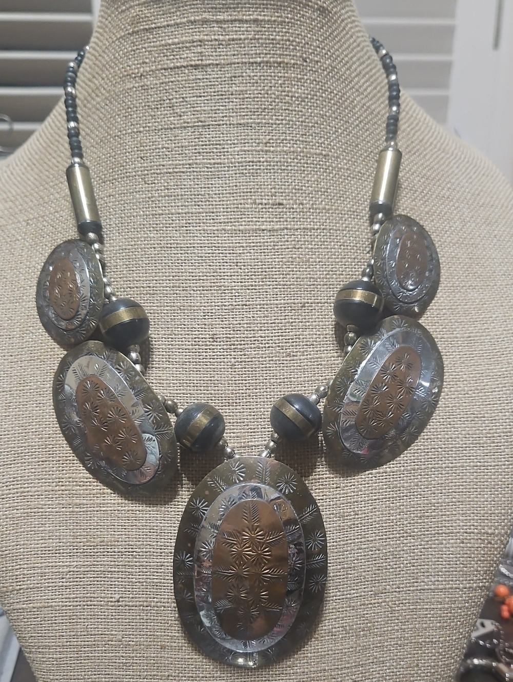 Vintage Tri-color Oval Brass & Copper Metal Statement Necklace - Gray and Bronze